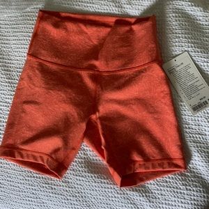 Lululemon Wunder Train HR Short 6”